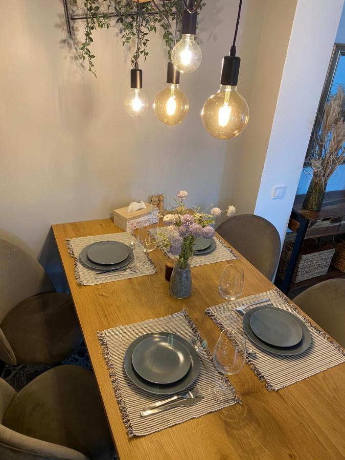 Sarah Home Hunedoara Eksteriør billede