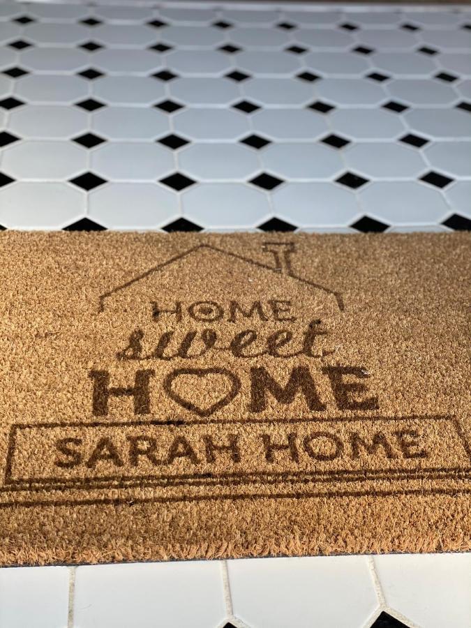 Sarah Home Hunedoara Eksteriør billede