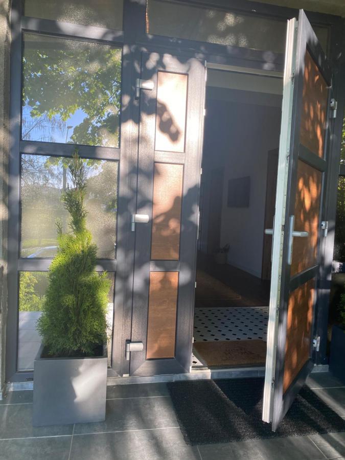Sarah Home Hunedoara Eksteriør billede